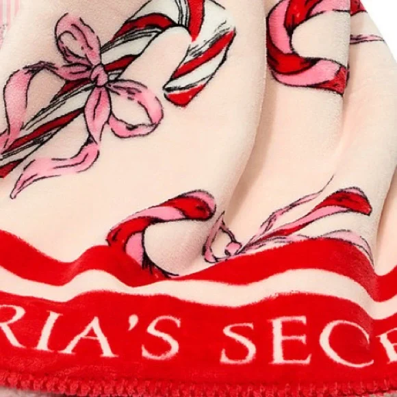 NWT VICTORIA’S SECRET Cozy Throw Blanket NEW - Picture 3 of 4